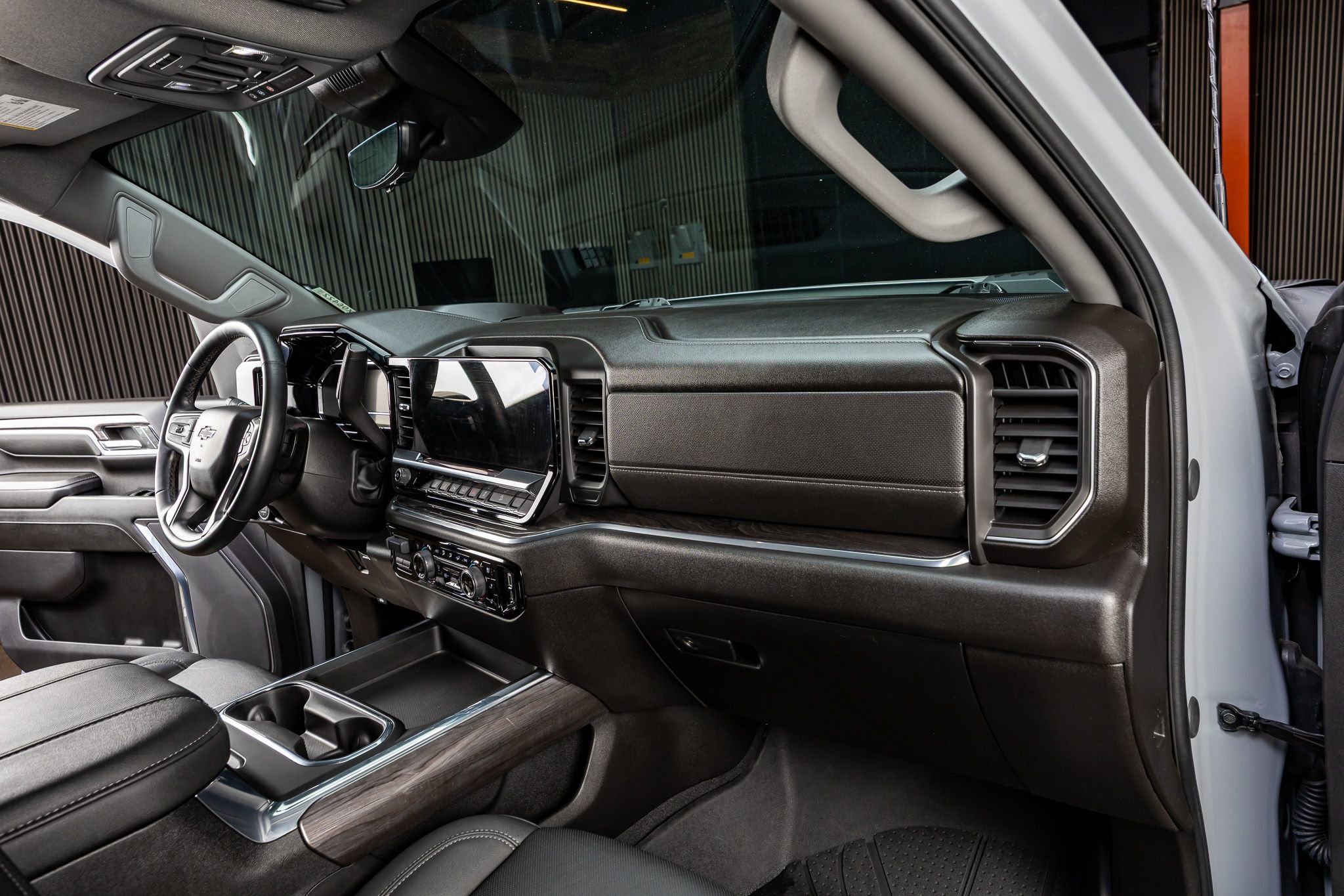 Used 2024 Chevrolet Silverado 2500 LTZ w/ LTZ Plus Package image 18