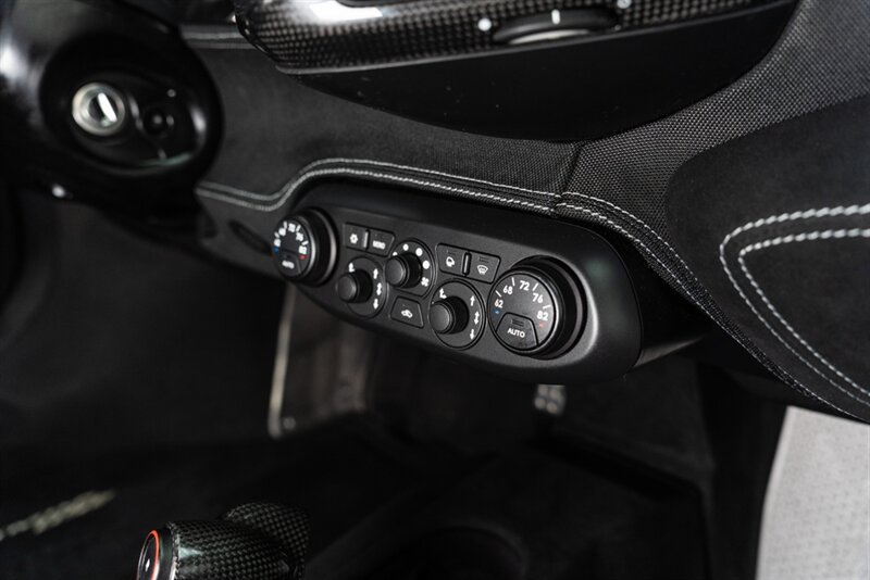 Used 2015 Ferrari 458 Speciale Coupe RWD image 76