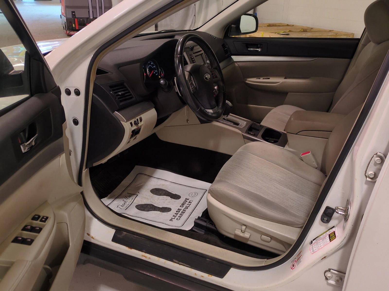 Used 2014 Subaru Outback 2.5i Premium AWD/4WD image 15