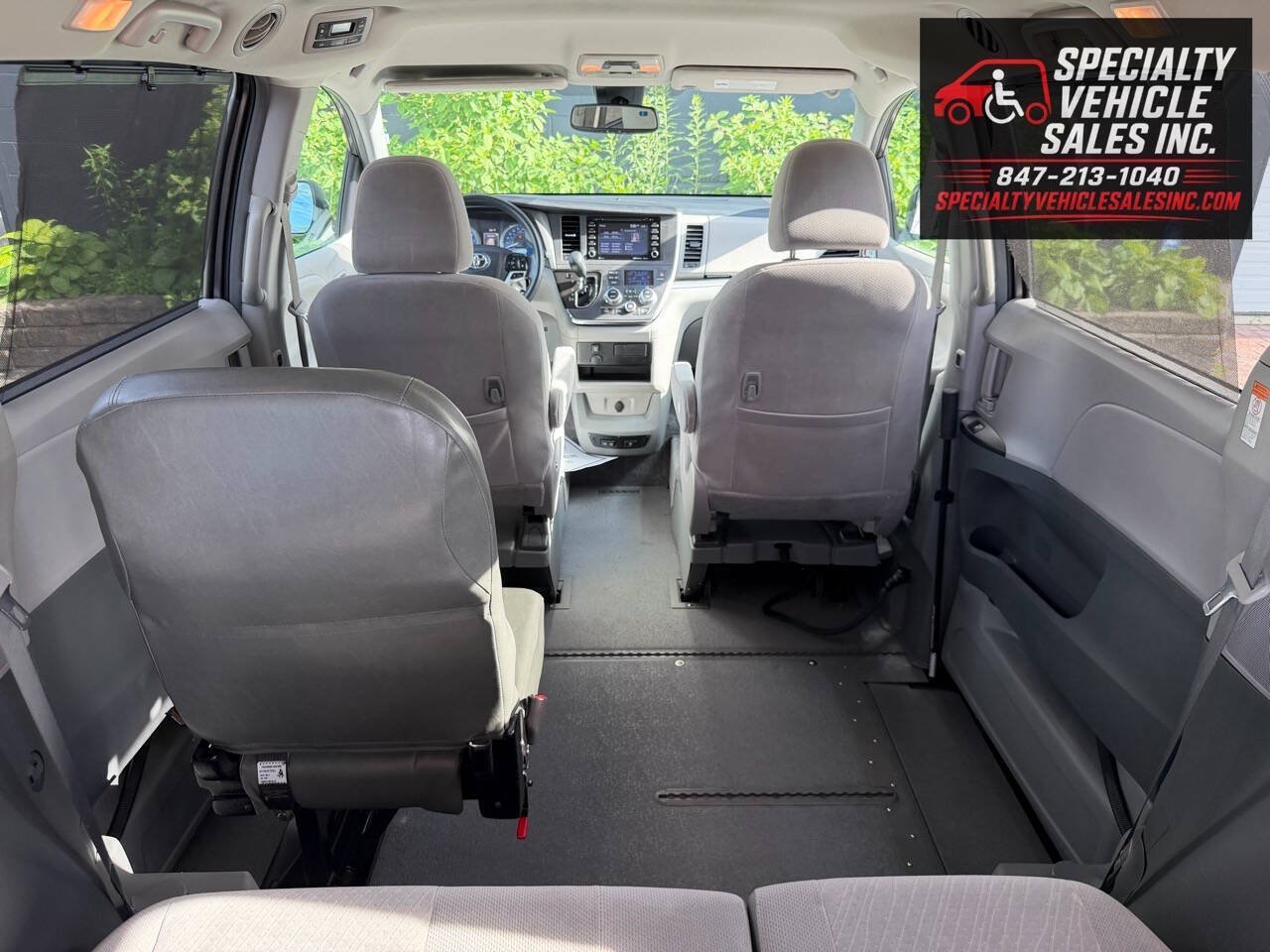 Used 2018 Toyota Sienna LE FWD image 23