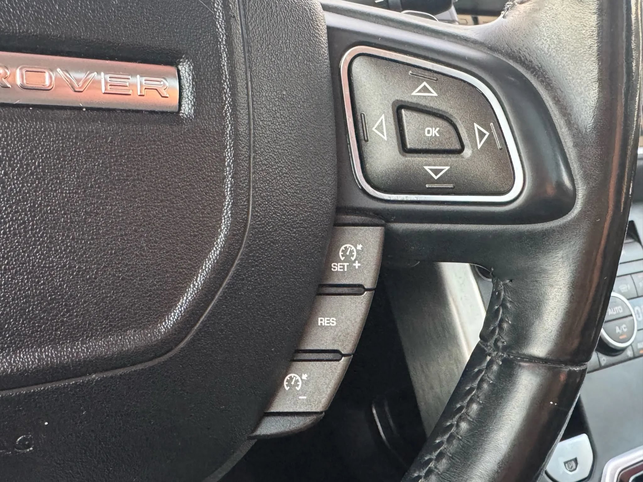 Used 2016 Land Rover Range Rover Evoque SE AWD/4WD image 31