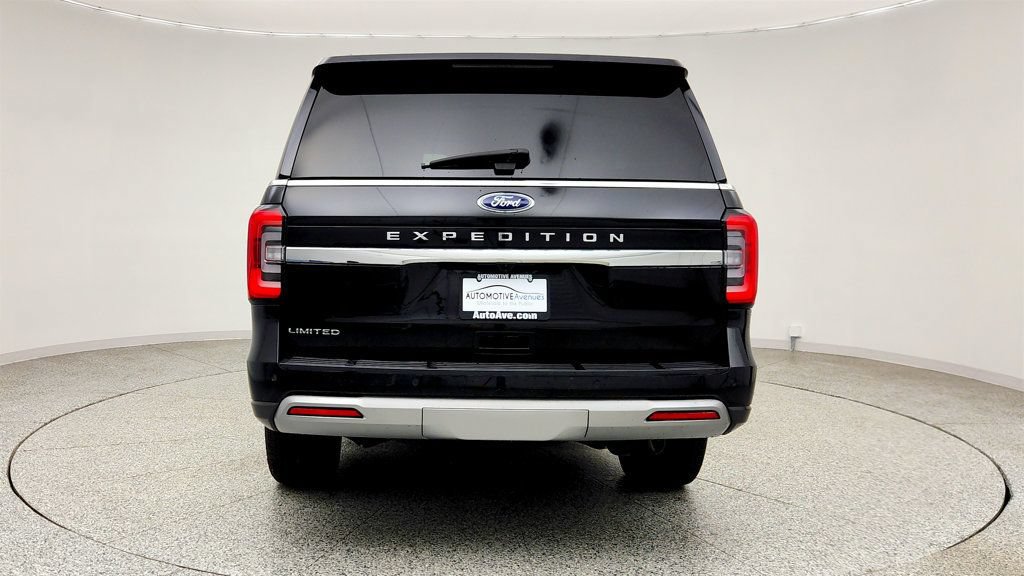 Used 2023 Ford Expedition Limited AWD/4WD image 6