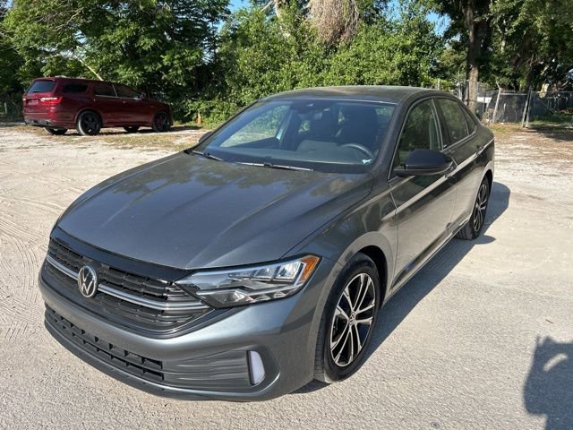 Used 2024 Volkswagen Jetta Sport image 2