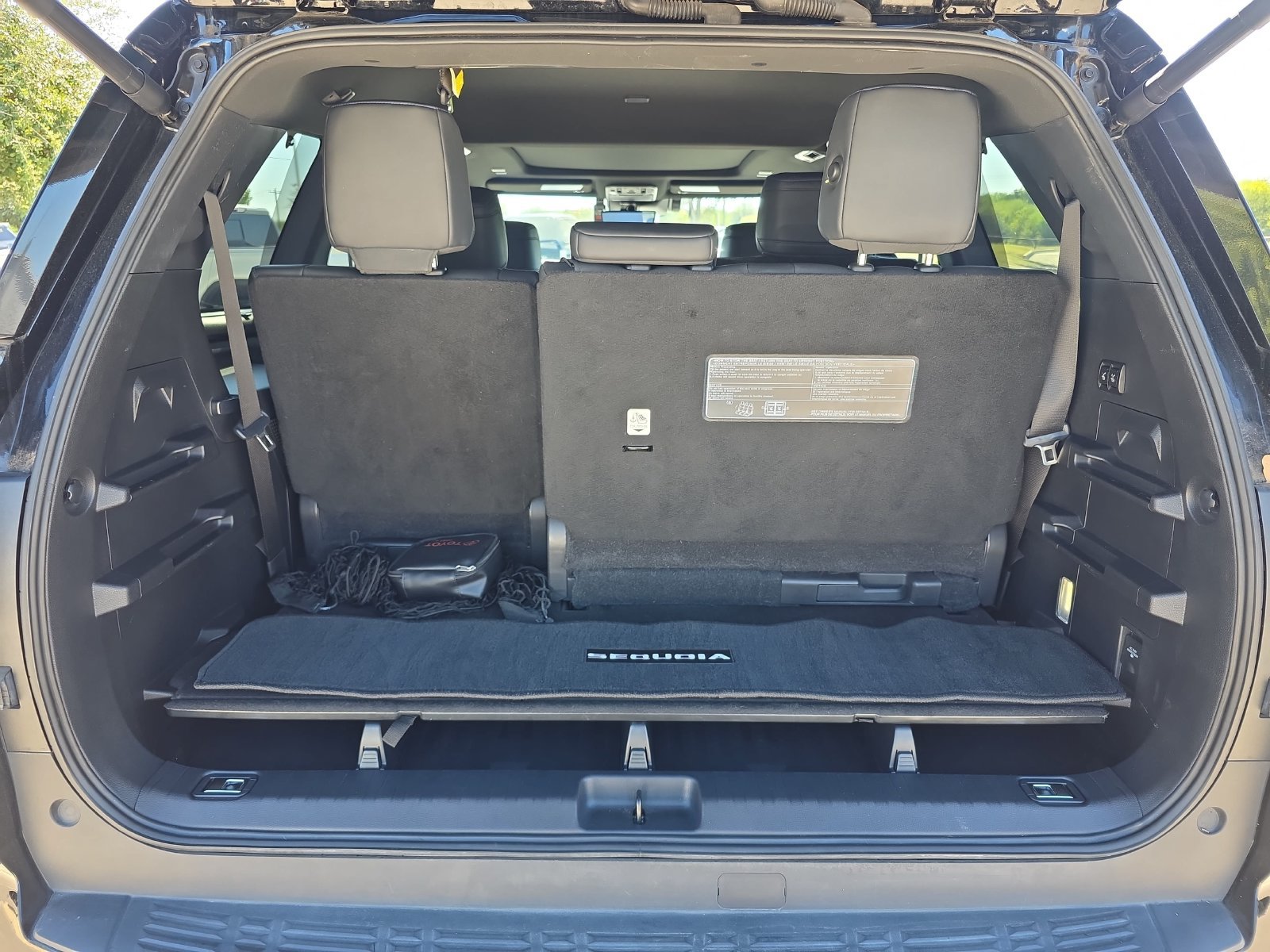 Used 2024 Toyota Sequoia Platinum AWD/4WD image 31