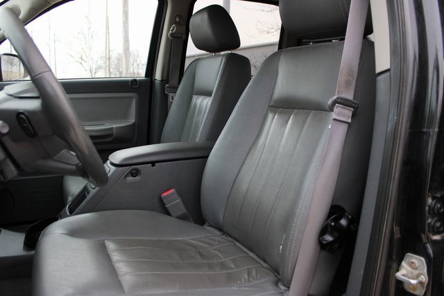 Used 2007 Dodge Dakota Laramie w/ Sun & Wheel Value Group image 27