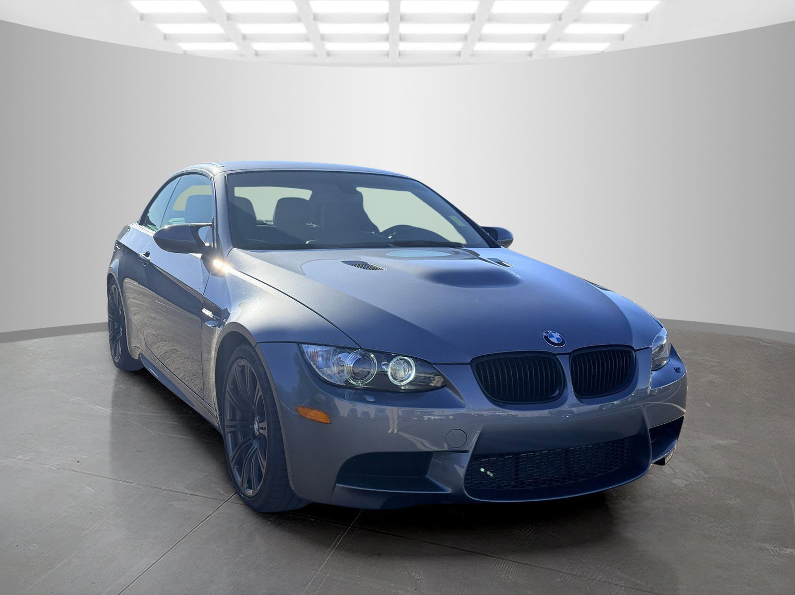 Used 2011 BMW M3 Convertible RWD image 3