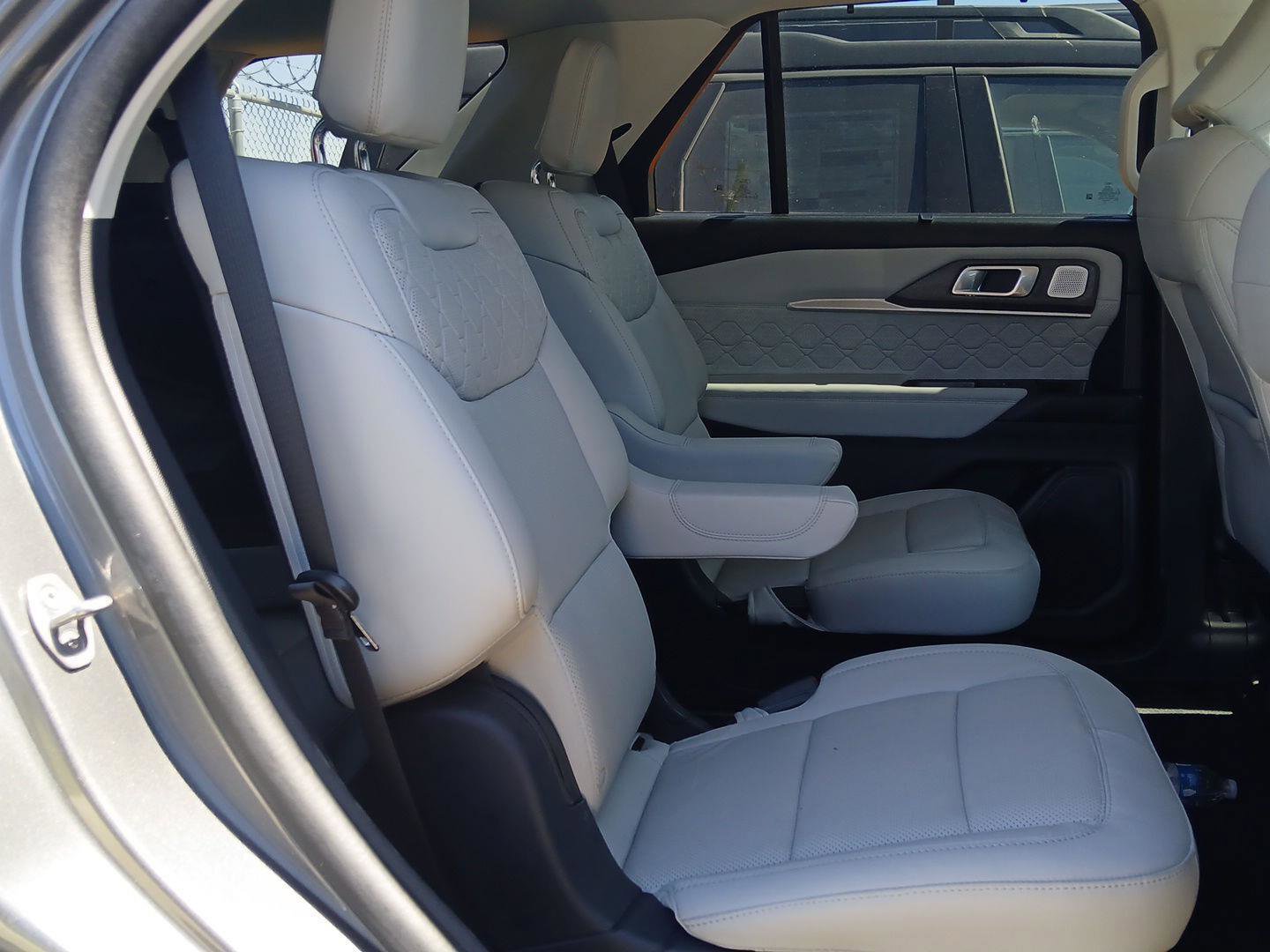 Used 2025 Ford Explorer Platinum w/ Ultimate Package RWD image 15