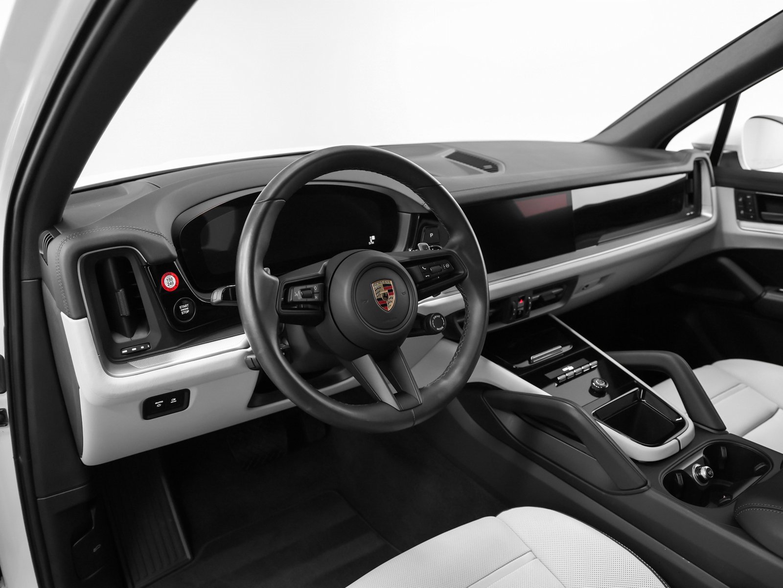 Used 2024 Porsche Cayenne image 4