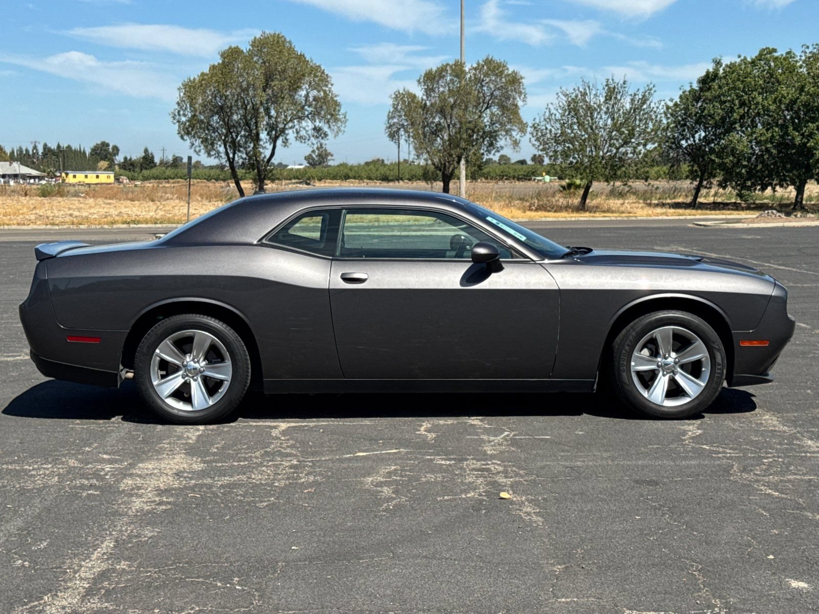 Used 2022 Dodge Challenger SXT RWD image 3