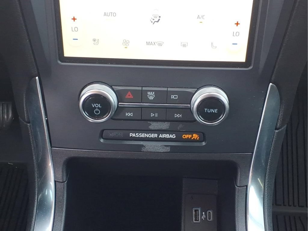 Used 2023 Ford Edge Titanium AWD/4WD image 18