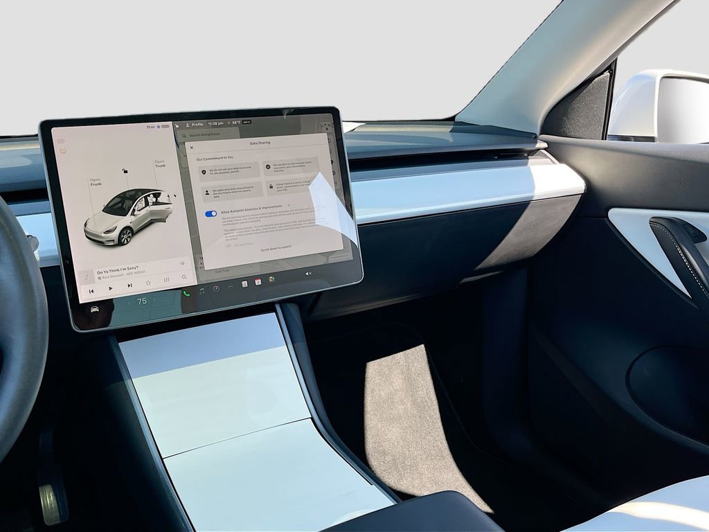 Used 2020 Tesla Model Y Long Range image 23