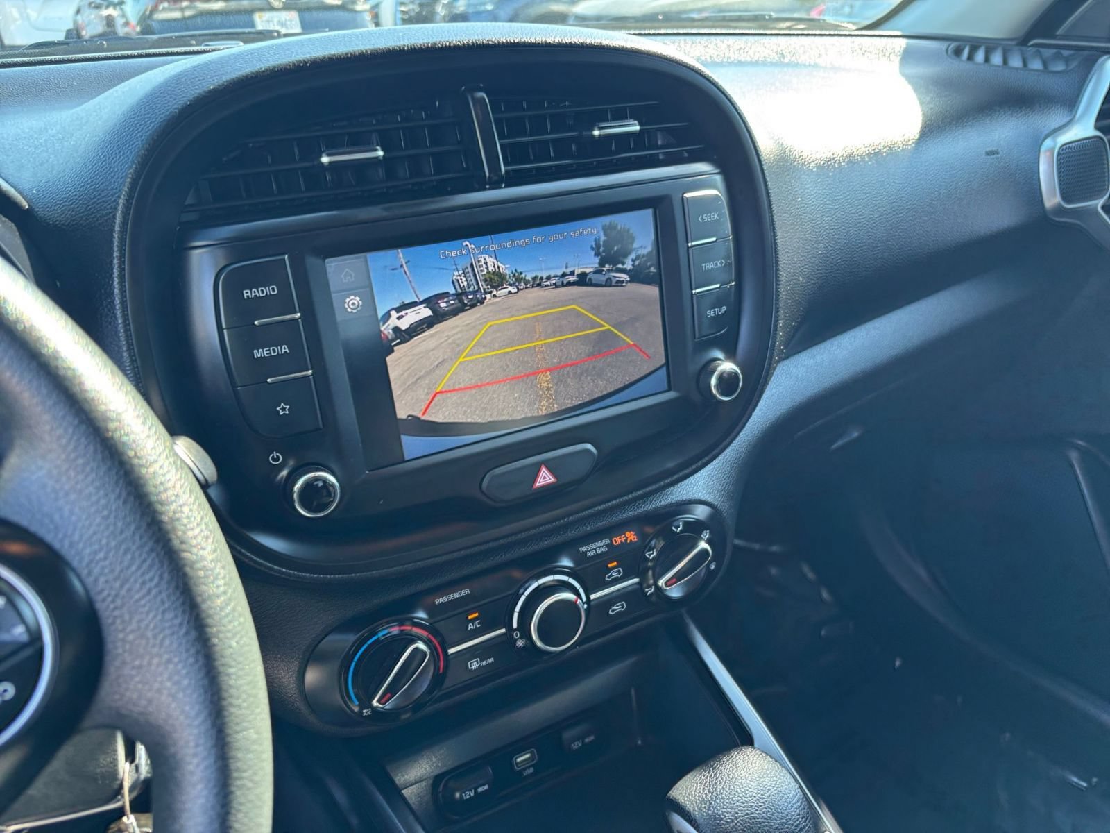 Used 2025 Kia Soul LX w/ LX Technology Package FWD image 20
