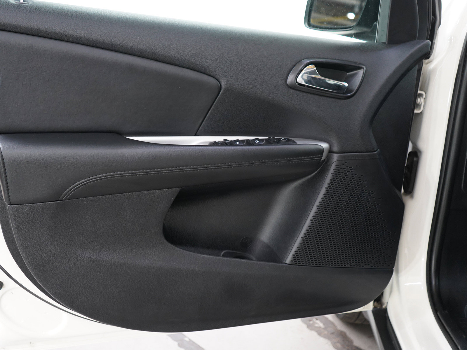 Used 2019 Dodge Journey SE w/ Blacktop Package FWD image 19