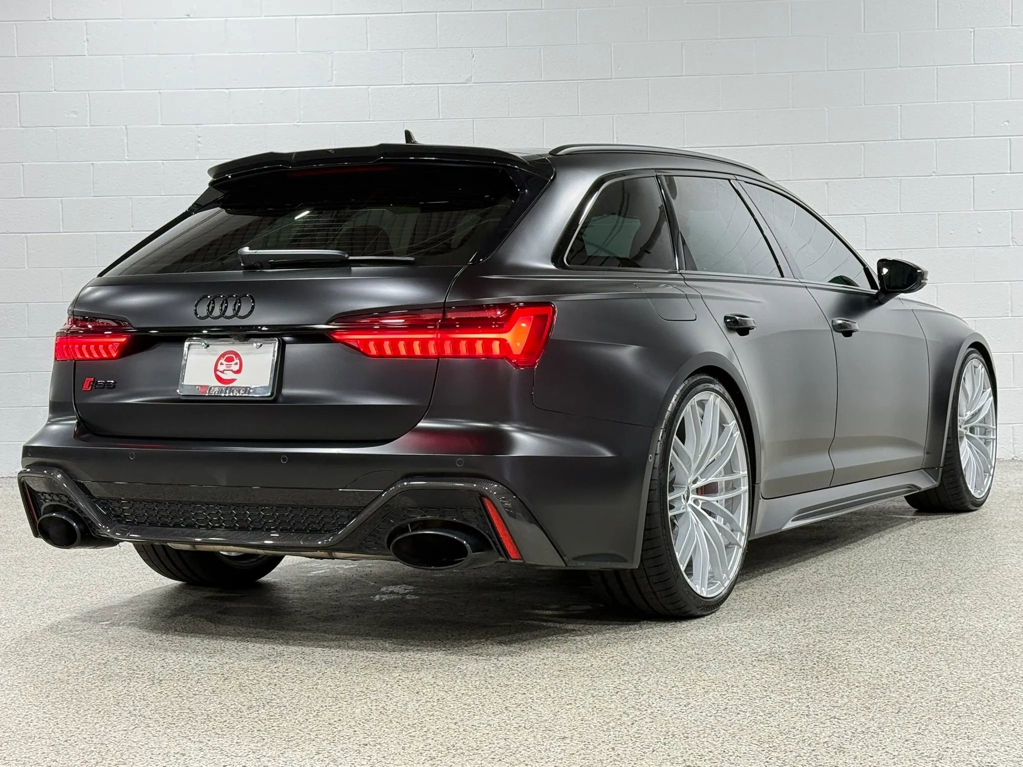 Used 2021 Audi RS 6 w/ Carbon Optic Package image 6