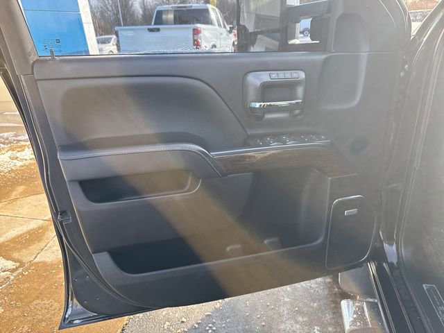 Used 2018 GMC Sierra 3500 Denali w/ Duramax Plus Package image 13
