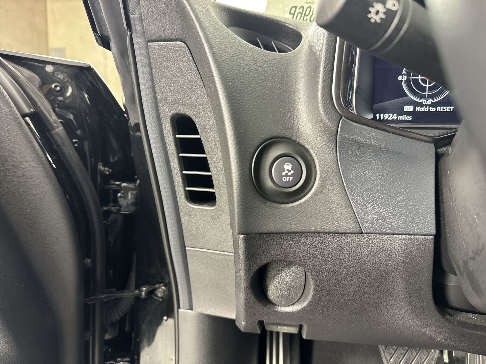 Certified 2024 Nissan Z Sport w/ Floor Mat Package image 16