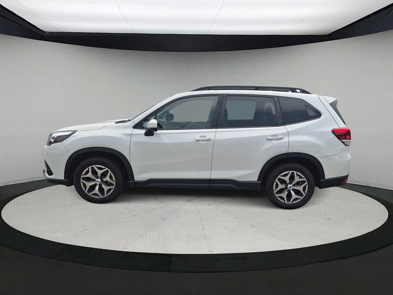 Used 2023 Subaru Forester Premium AWD/4WD image 5