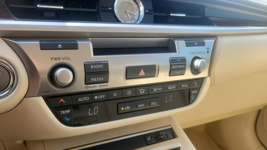 Used 2013 Lexus ES 350 w/ Premium Pkg FWD image 18