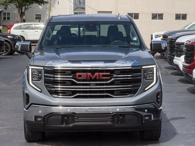 Used 2024 GMC Sierra 1500 SLT w/ SLT Premium Package AWD/4WD image 2