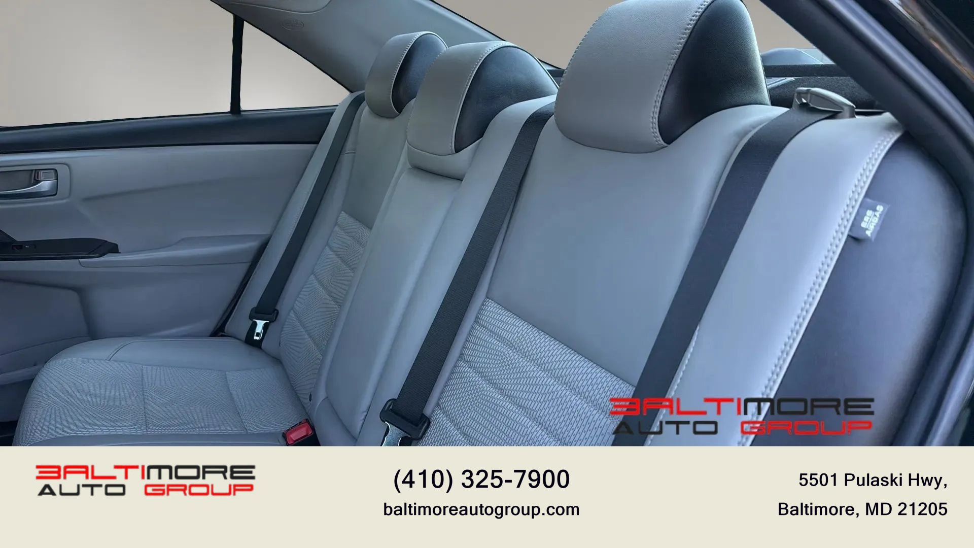 Used 2017 Toyota Camry SE w/ Moonroof Package FWD image 18