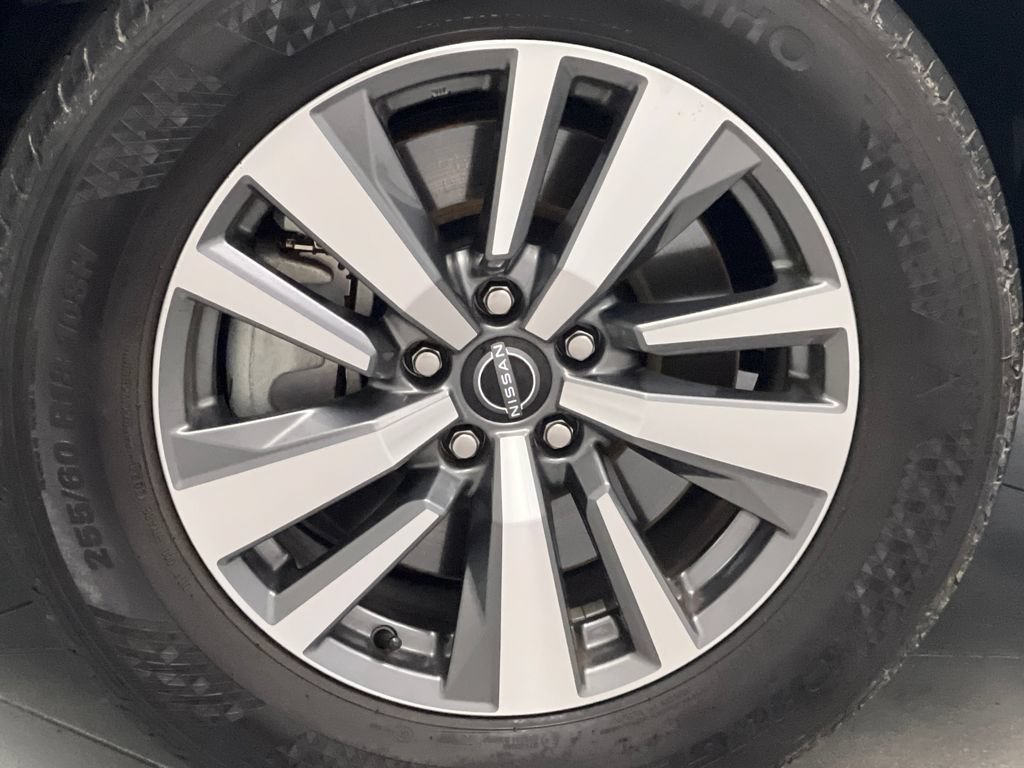 Used 2025 Nissan Pathfinder SL AWD/4WD image 76