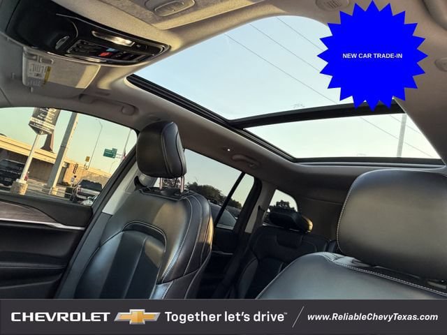 Used 2023 Jeep Grand Cherokee Limited w/ Black Appearance Package AWD/4WD image 31