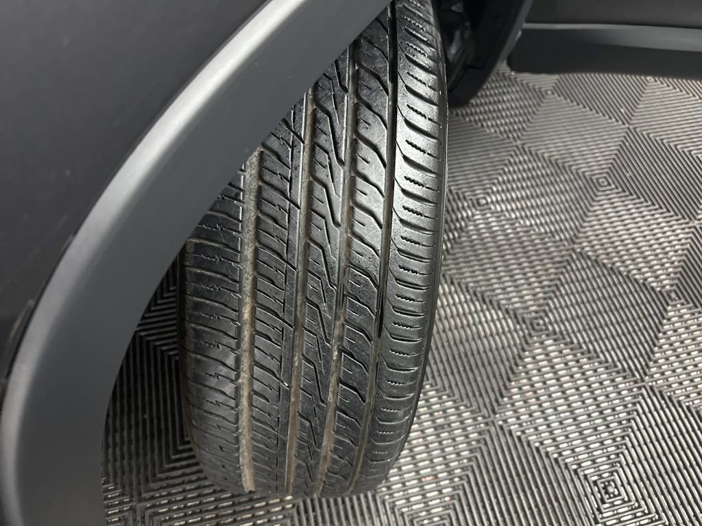 Used 2020 Jeep Cherokee Limited image 41