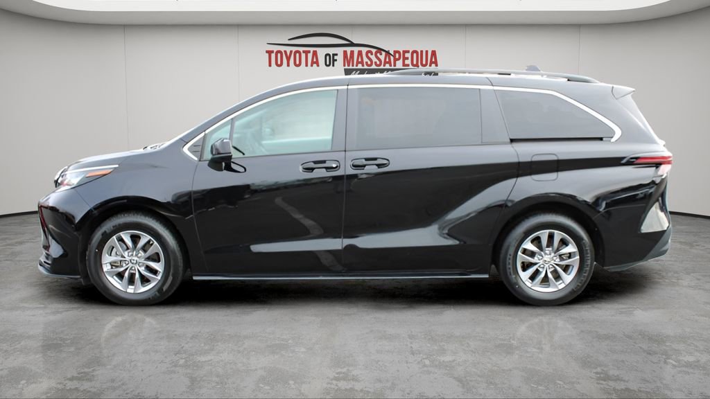 Certified 2023 Toyota Sienna LE image 24