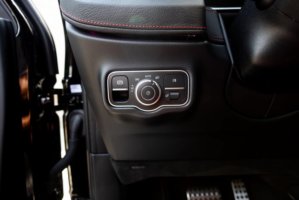 Used 2025 Mercedes-Benz G 550 image 22