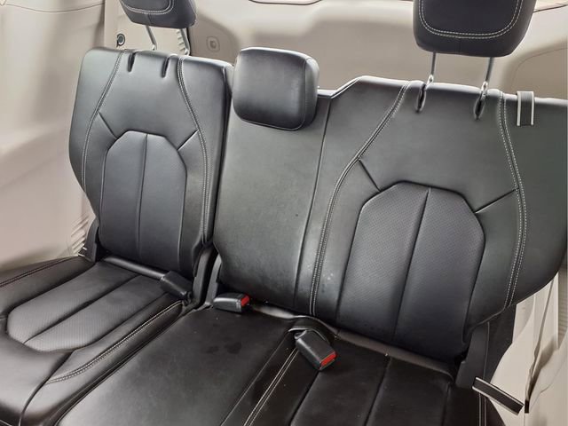 Used 2023 Chrysler Pacifica Touring-L FWD image 24