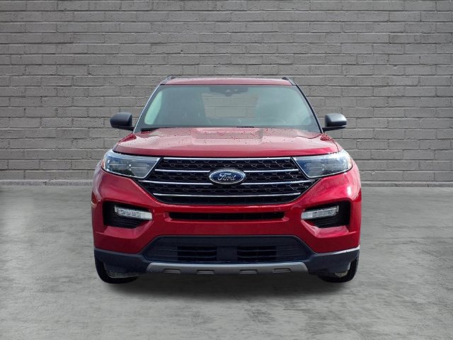 Used 2023 Ford Explorer XLT w/ Equipment Group 202A AWD/4WD image 2