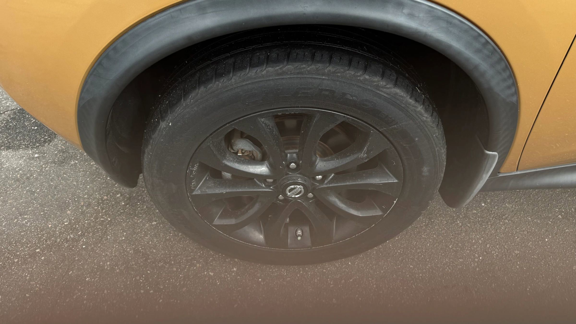 Used 2013 Nissan Juke SV w/ Midnight Edition image 17