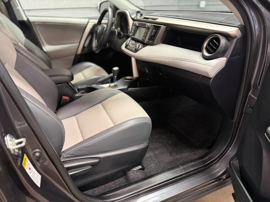Used 2013 Toyota RAV4 Limited AWD/4WD image 26