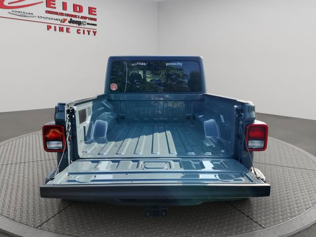 New 2025 Jeep Gladiator Sport image 22