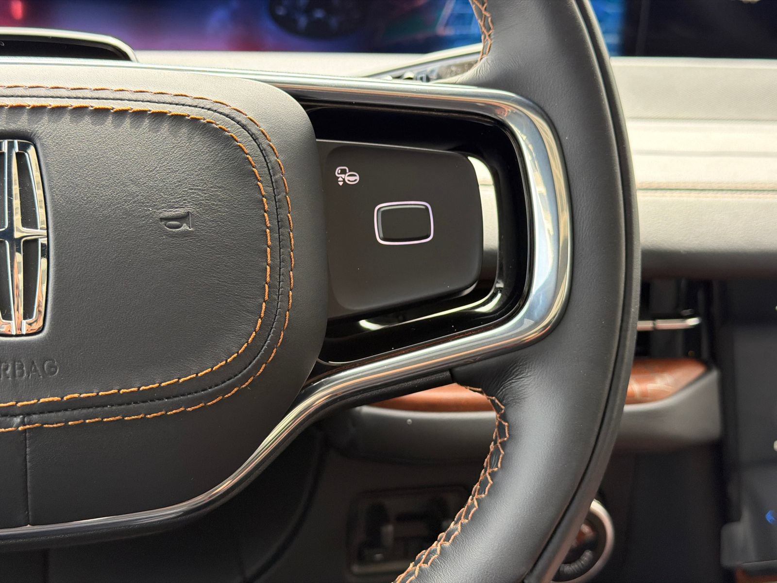 New 2026 Lincoln Navigator L Black Label AWD/4WD image 24