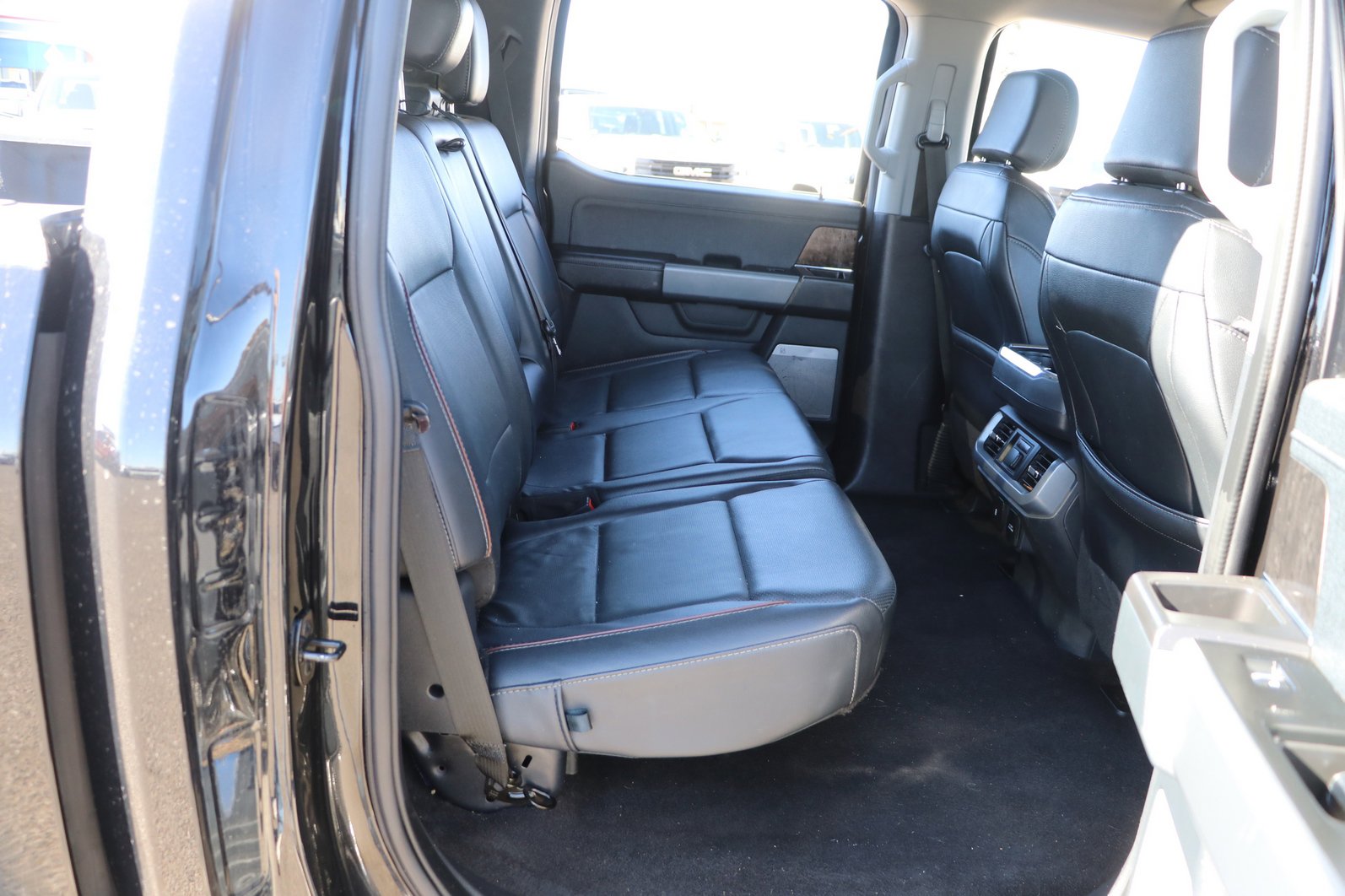 Used 2023 Ford F150 Lariat w/ Equipment Group 502A High AWD/4WD image 31