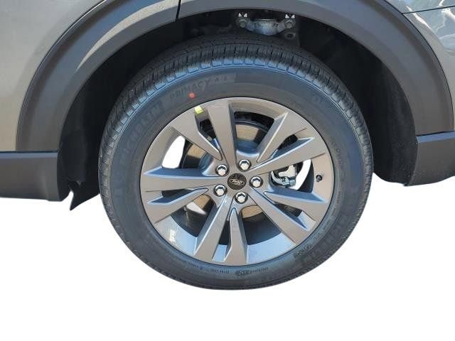 New 2026 Ford Explorer Active w/ Active Comfort Package image 7