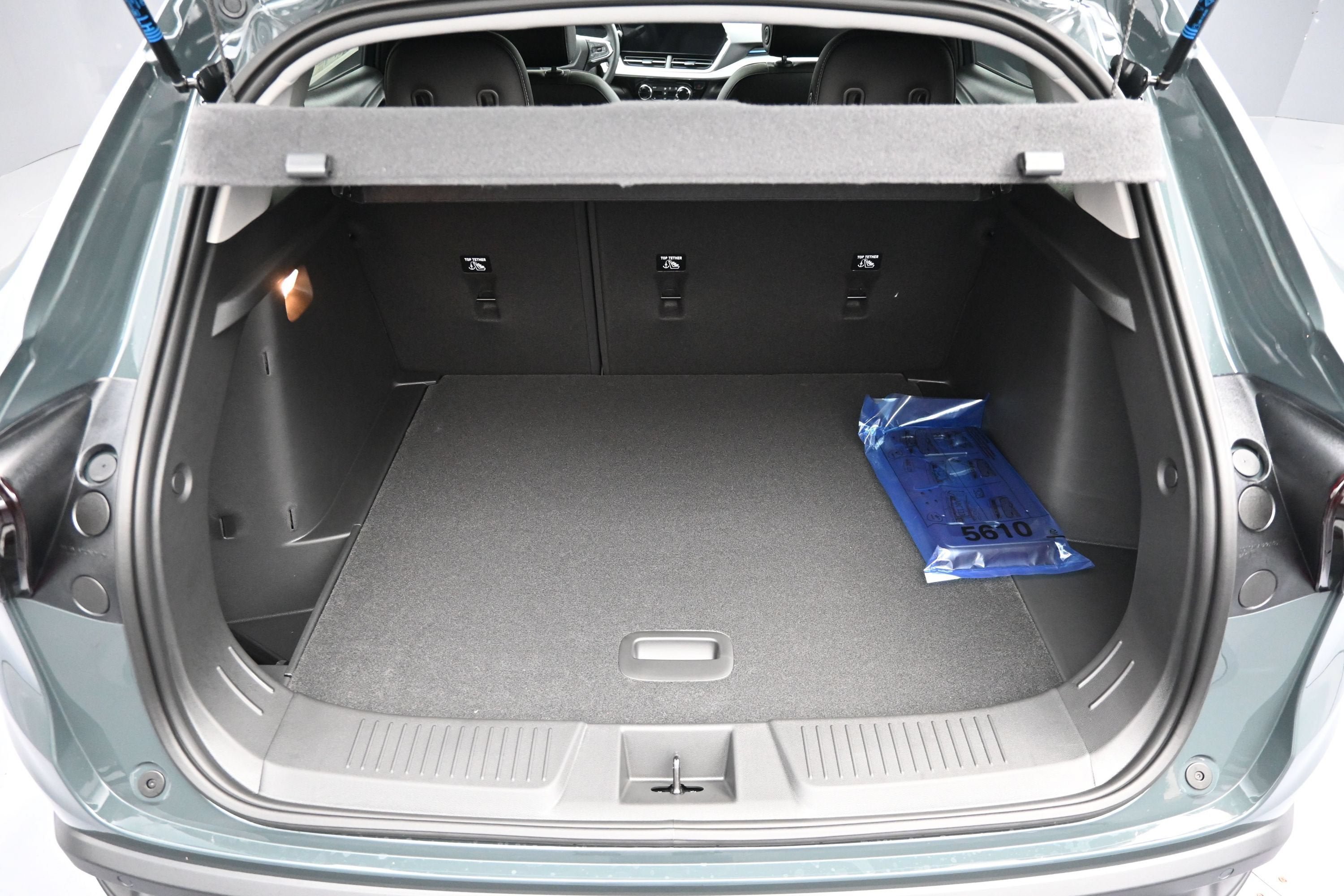 New 2026 Chevrolet Trax LT w/ Sunroof Package FWD image 30
