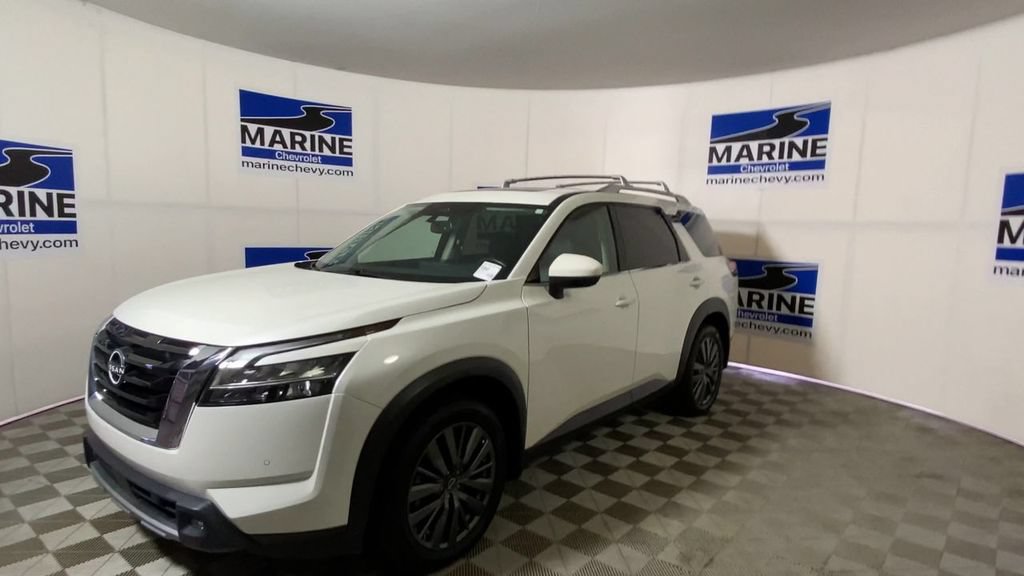 Used 2022 Nissan Pathfinder SL w/ SL Premium Package FWD image 6