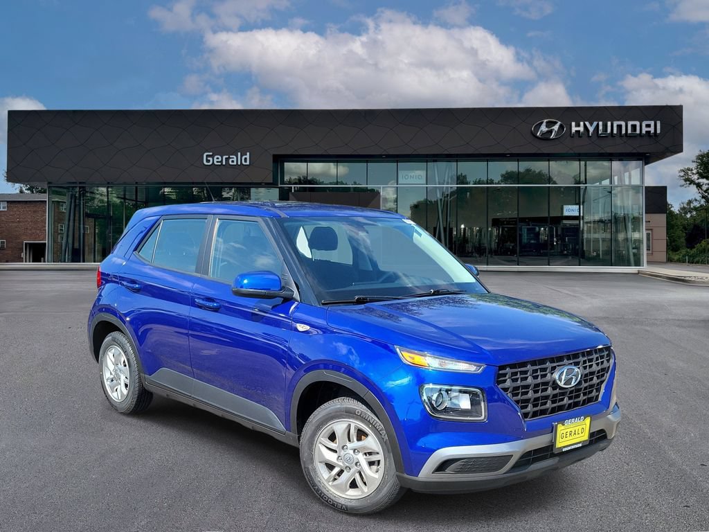 Certified 2023 Hyundai Venue SE w/ Cargo Package FWD image 1