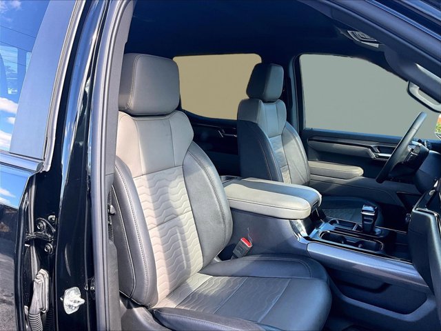 Used 2025 Chevrolet Silverado 1500 ZR2 w/ Technology Package image 9