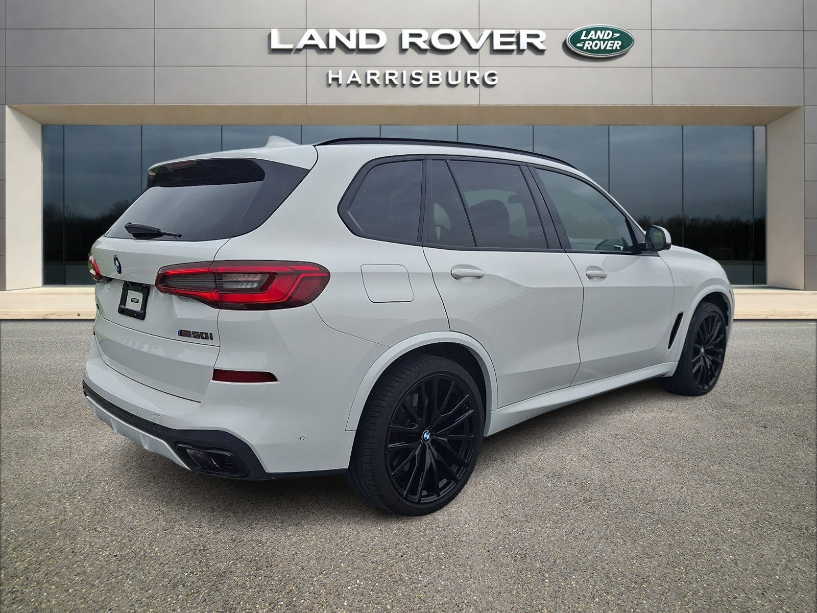 Used 2020 BMW X5 M50i w/ Executive Package AWD/4WD image 4