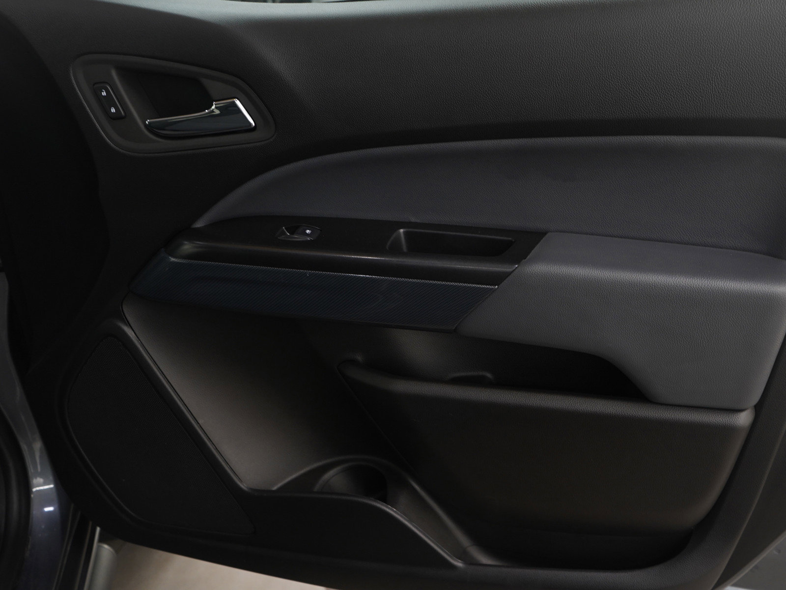 Used 2022 Chevrolet Colorado Z71 w/ Safety Package image 9