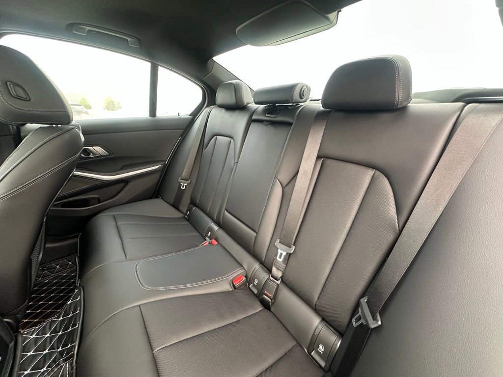 Certified 2023 BMW 330i Sedan w/ M Sport Package image 20