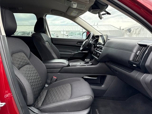 Used 2024 Nissan Pathfinder SV FWD image 10