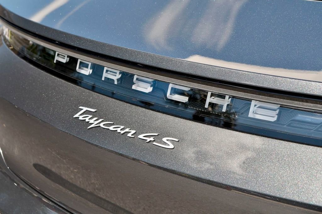 Used 2020 Porsche Taycan 4S image 16