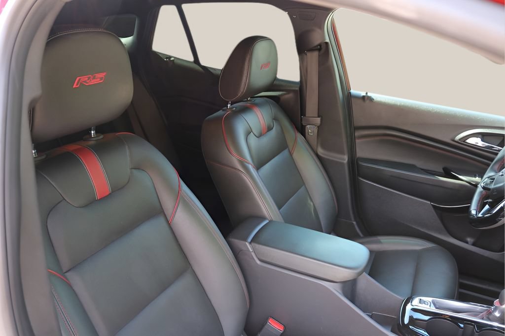 Used 2025 Chevrolet Trax RS FWD image 19