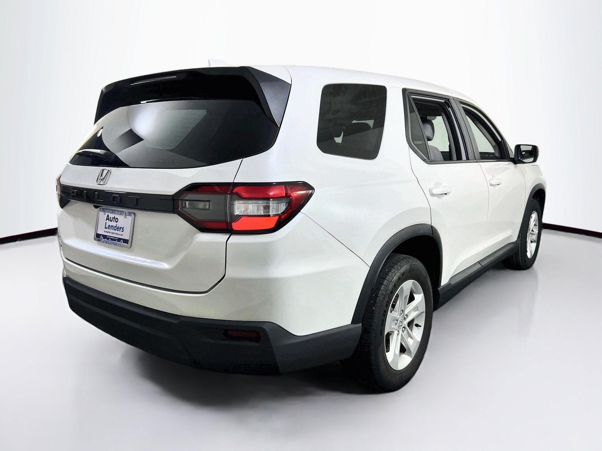 Used 2023 Honda Pilot LX image 5