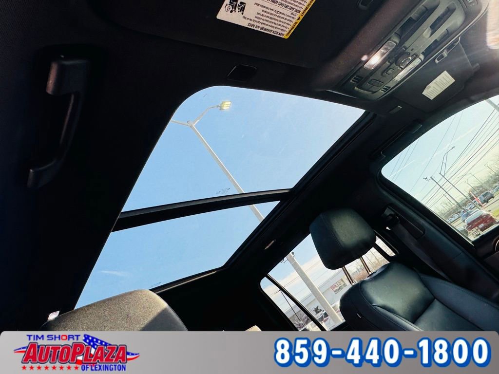 Used 2022 Chevrolet Suburban LT w/ Luxury Package image 57