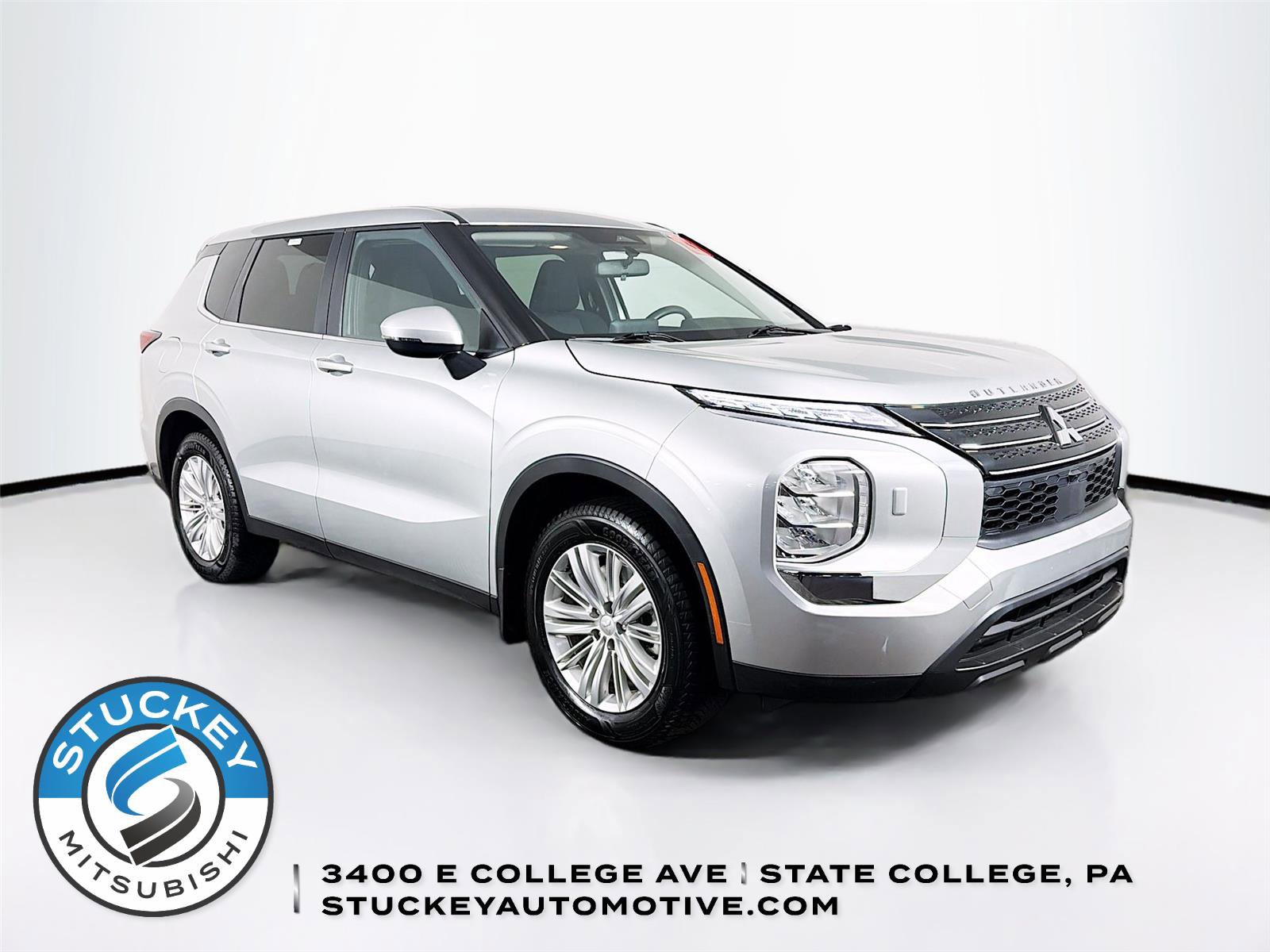 Used 2023 Mitsubishi Outlander ES